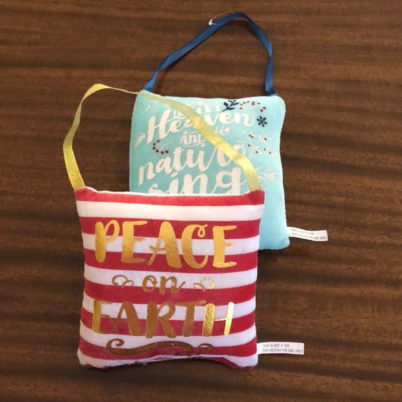 2 Christmas themed soft decorative hanging pillows - Picture 1 of 16